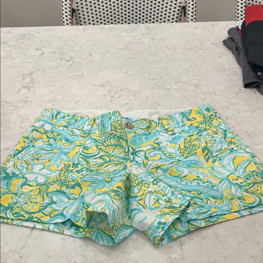 Lily Pulitzer Callahan Women’s Shorts Yellow and Blue Patterned - Size 2